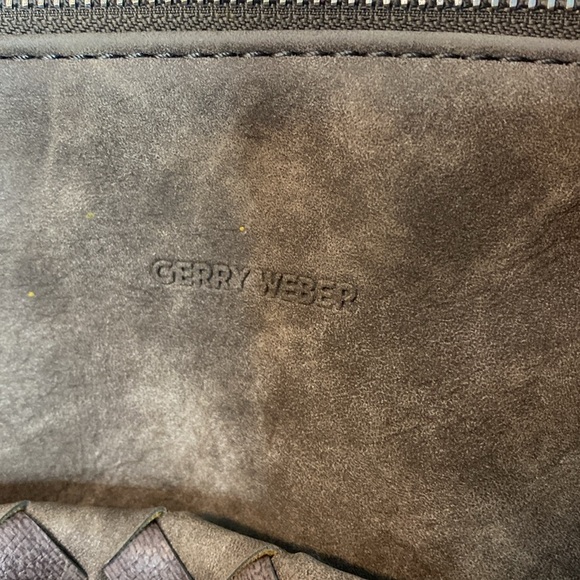 Gerry Weber | Woven Tan Brown Suede Looking Handbag - multi pocket - Picture 2 of 7